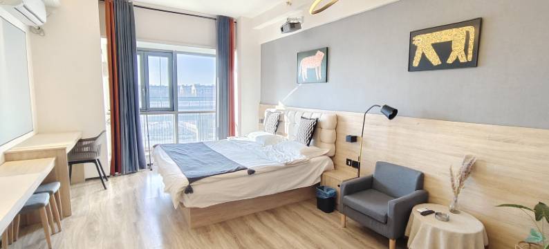 小雏菊云端公寓(淄博银泰城店)图片