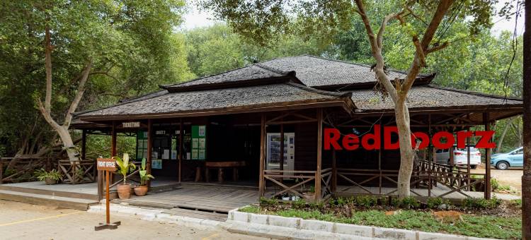 红多兹度假村-塔曼威萨塔曼格罗夫(RedDoorz Resort @ Taman Wisata Mangrove)图片