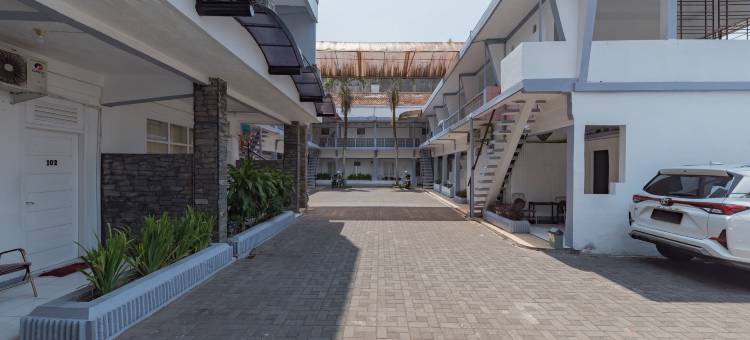 红多兹伊斯兰酒店-肯卡纳塔西马拉雅酒店(RedDoorz Syariah @ Hotel Kencana Tasikmalaya)图片