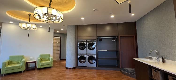 长治金威大酒店(八一广场王村机场店)图片
