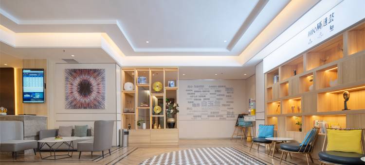 白玉兰酒店(华阴华山景区店)图片