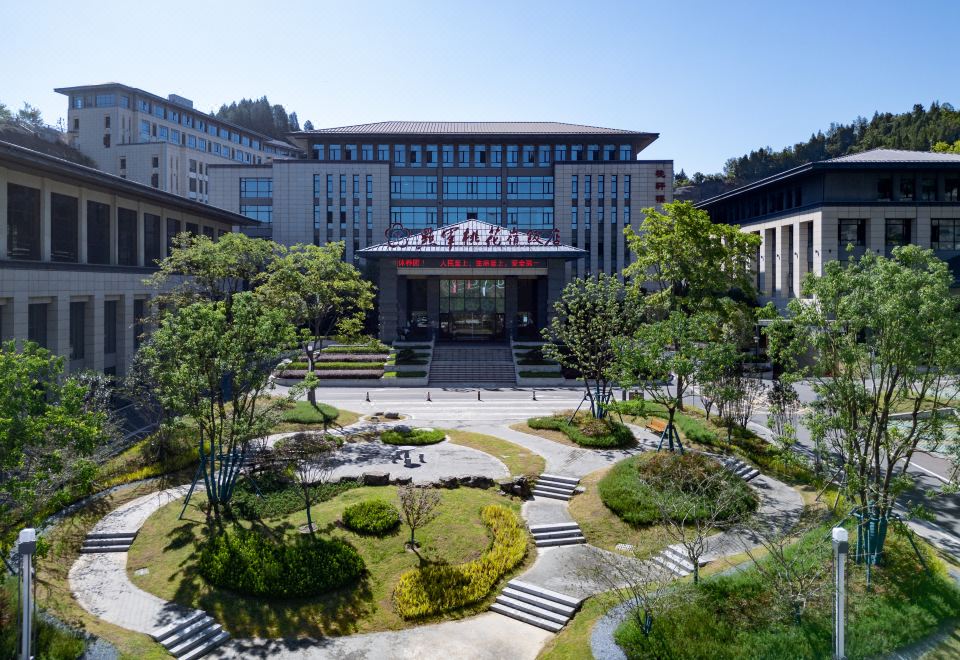 点军桃花岭饭店(宜昌一中店)外景图
