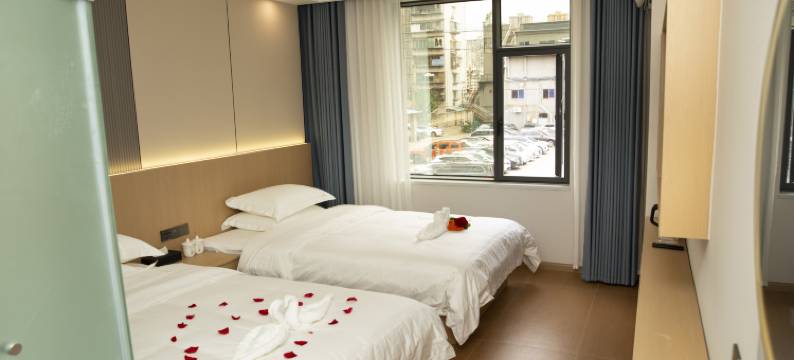 拾光里智能旅居酒店(高铁站皇泽寺店)图片