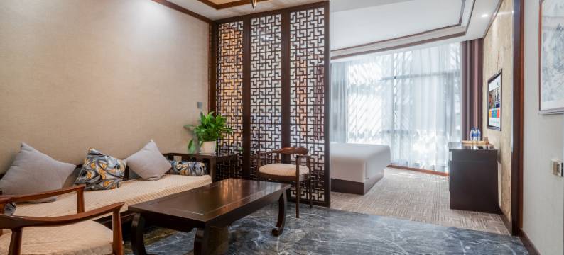 栖云雅居酒店(兴义桔山广场梦乐城店)图片