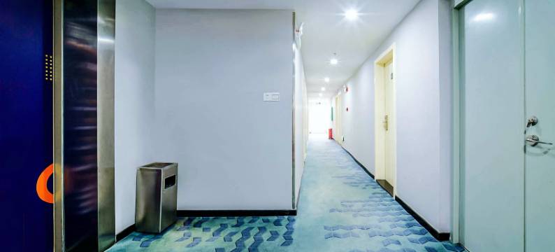 三亚悦尔漫酒店(鸿洲游艇码头港店)图片