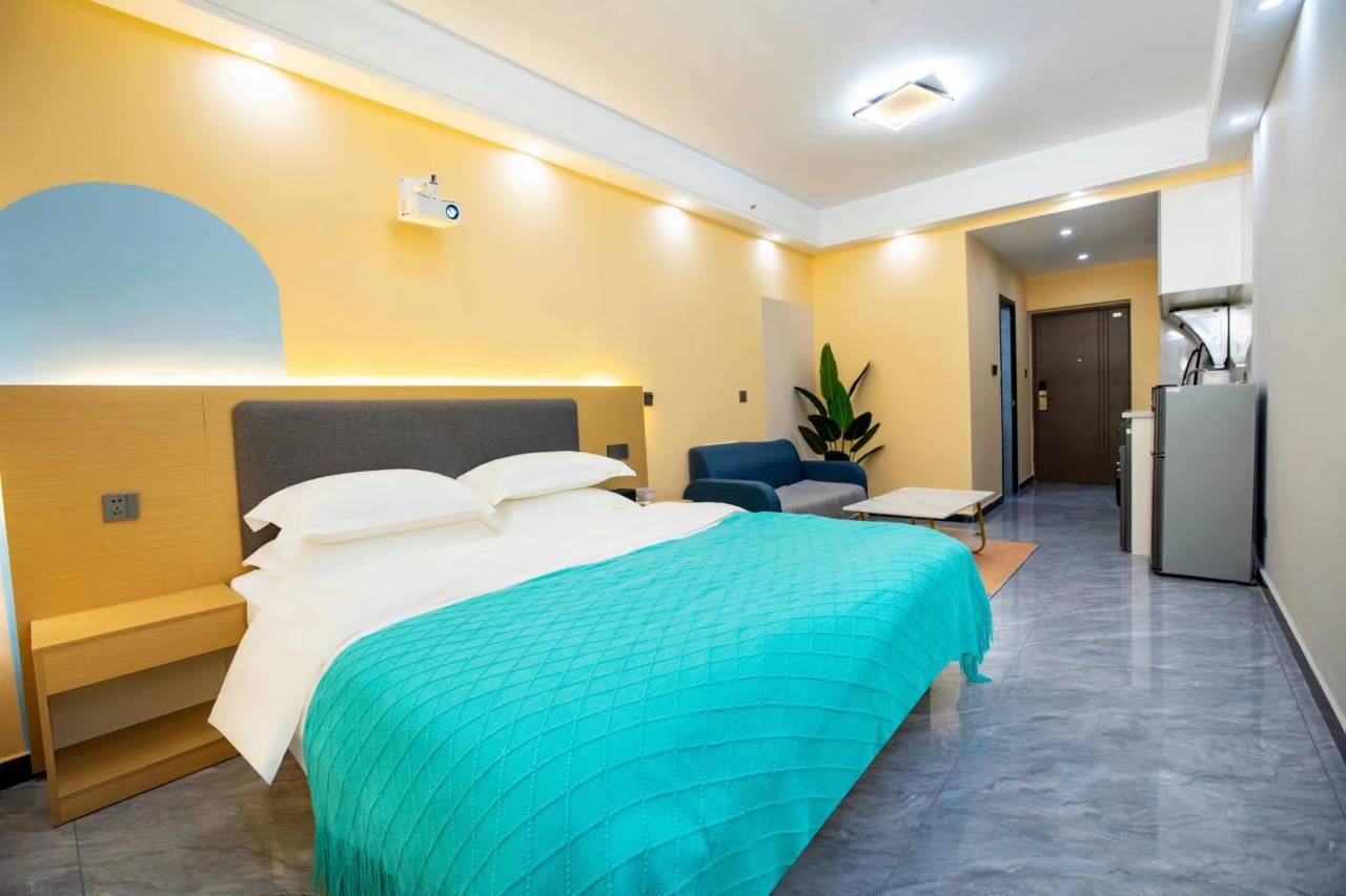 潮客电竞民宿(周口天明城文理职业学院店)