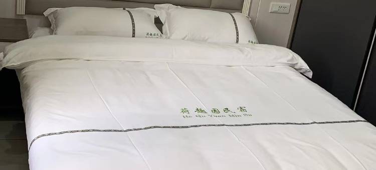 洪湖河畔小筑图片