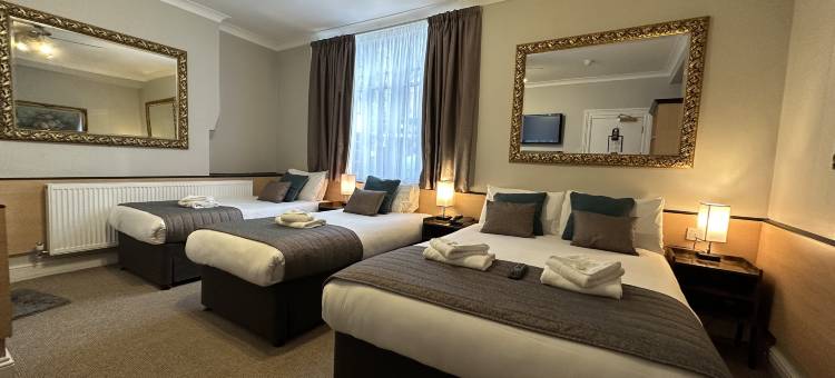 都铎法院酒店(Tudor Court Hotel)图片