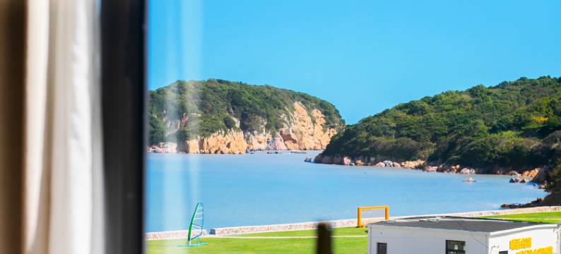 初夏里・MirrorPool Isle 一线海景泳池设计师美宿(樟洲村店)图片