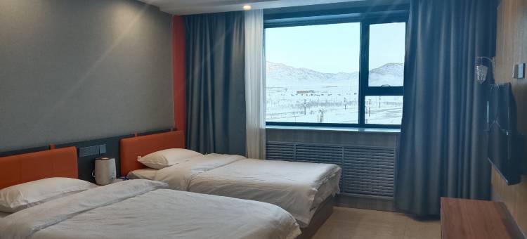 澜溪别苑民宿(青格里狼山国际滑雪场店)图片