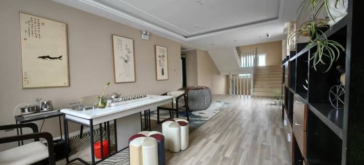 伊宁锦上花民宿(伊犁河风景区店)图片