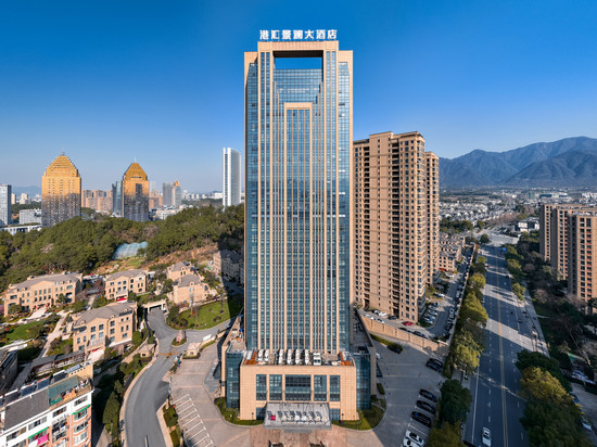 桐庐大奇山路港汇景澜大酒店