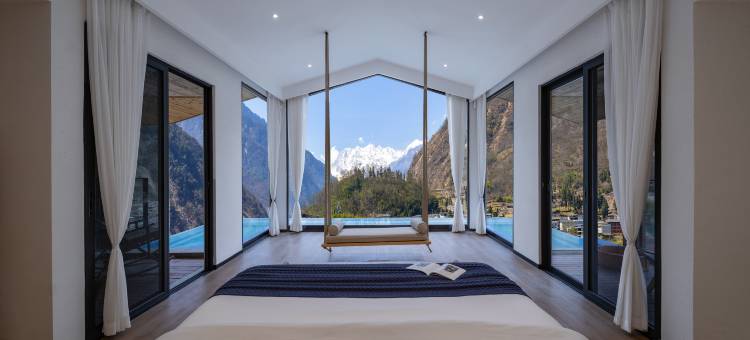 海螺沟鸾喜·隐山· Forest Mountain Lodge·雪山观景温泉度假酒店图片