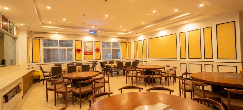 瑞丽明凡居酒店图片