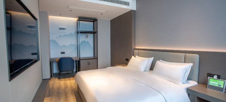 丽城·轻居酒店(广元高铁站图腾广场店)图片