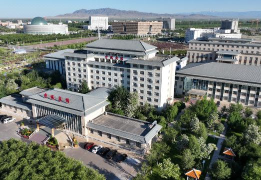 塔城宁城宾馆外景图