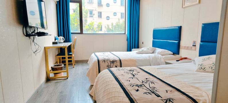 隆晨假日酒店(上海威宁路地铁站店)图片