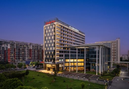 镇江希尔顿欢朋酒店外景图