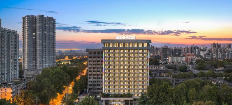 漫鹿·云际酒店(西安明城墙建国门店)图片