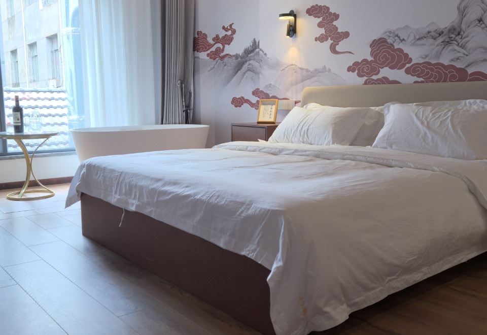 The eighteen room over view