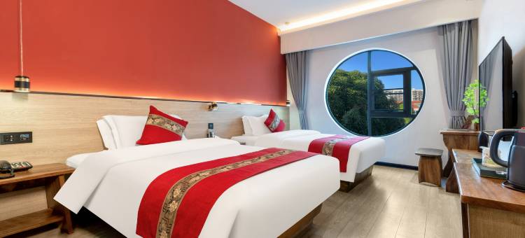 今宿·印象艺术酒店(崇左高铁南站彩虹街店)图片