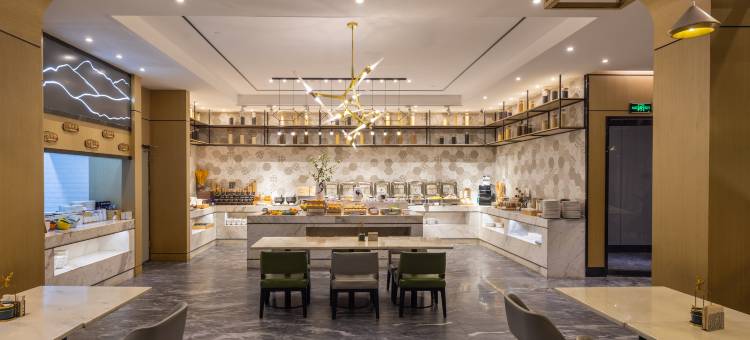 昆明大商汇儿童医院亚朵酒店图片