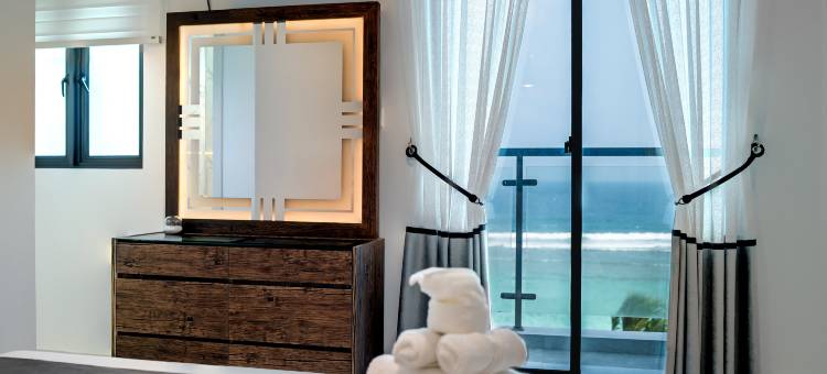 艾娜公寓(Aina Residency Beachfront Hotel)图片