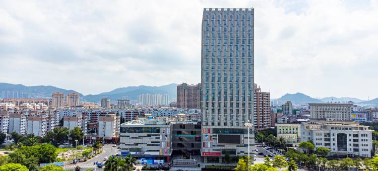 易趣·君临酒店(中山三乡雅居乐车站店)图片