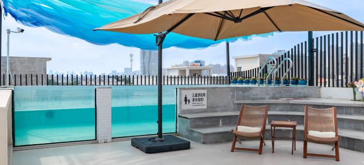 蓝屿海BLUE设计民宿(北海银滩潮雕广场店)图片