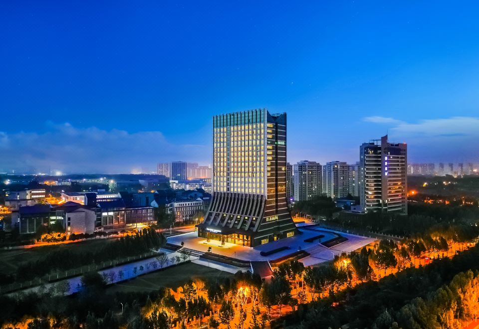 郑州郑东新区戴斯温德姆酒店外景图