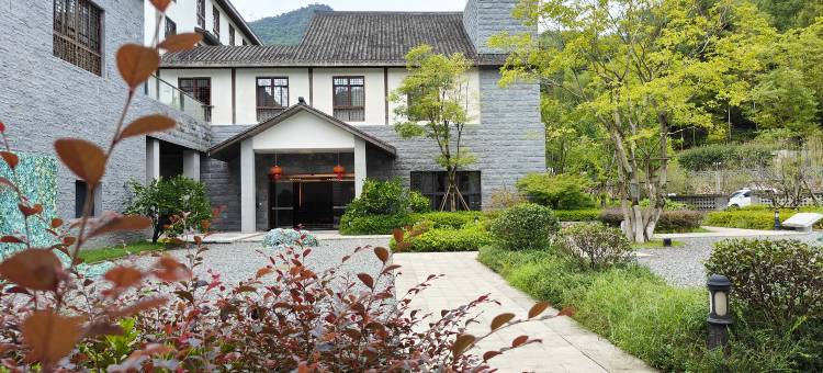 拾山听溪酒店图片