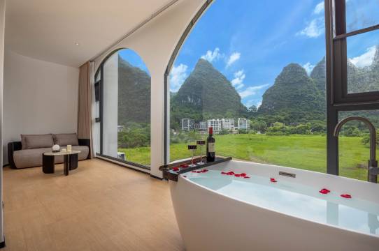 谷语·见山民宿(阳朔遇龙河生态公园千古情店)图片