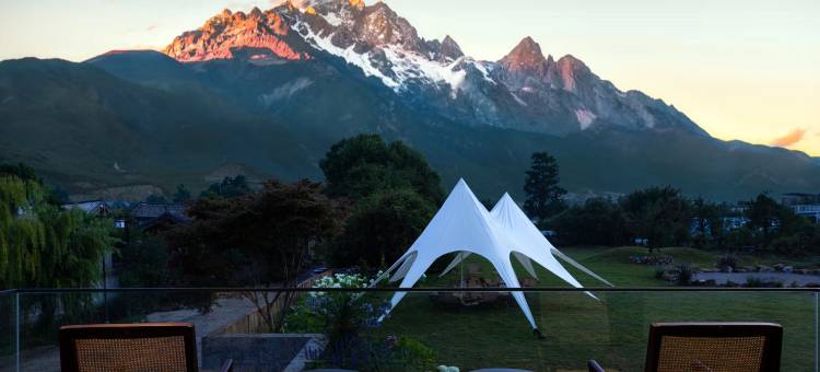 山屿邻·日照金山｜雪山全景野奢汤池度假Villa图片