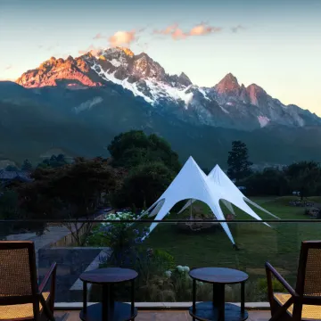 山屿邻·日照金山｜雪山全景野奢汤池度假Villa图片