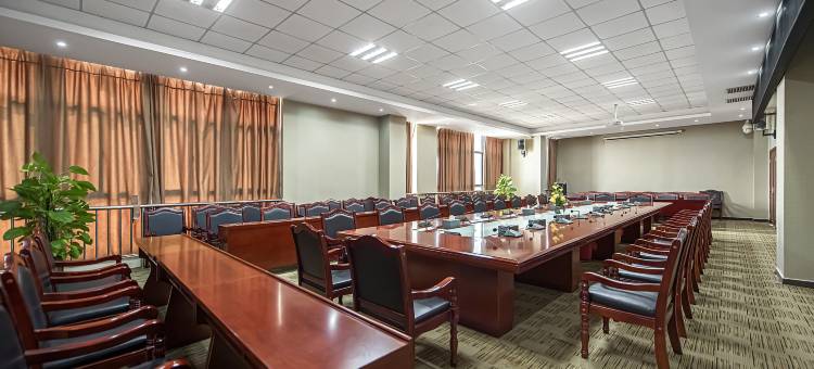 皮皮华府酒店(嘉禾县神农步行街人民医院店)图片