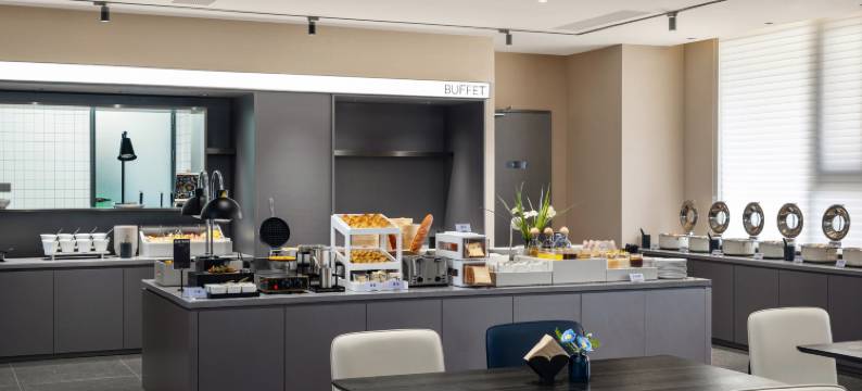 西安钟鼓楼五路口地铁站轻居酒店图片