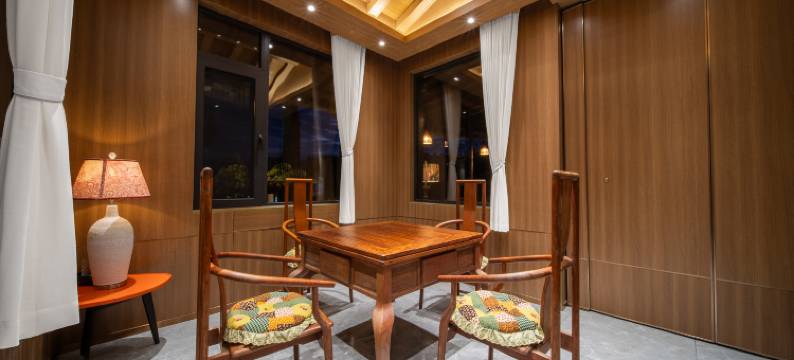 雅安月隐岛全湖景隐奢美宿图片