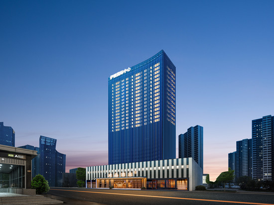 武汉东湖岳家嘴地铁站桔子水晶酒店