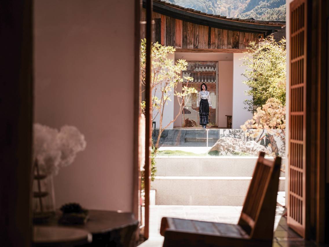 泸沽湖凿见酒店图片