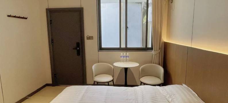 南院民宿酒店(三二〇一医院店)图片