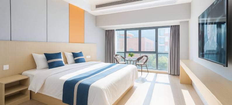 六安华安假日酒店(三十铺金港城市广场店)图片