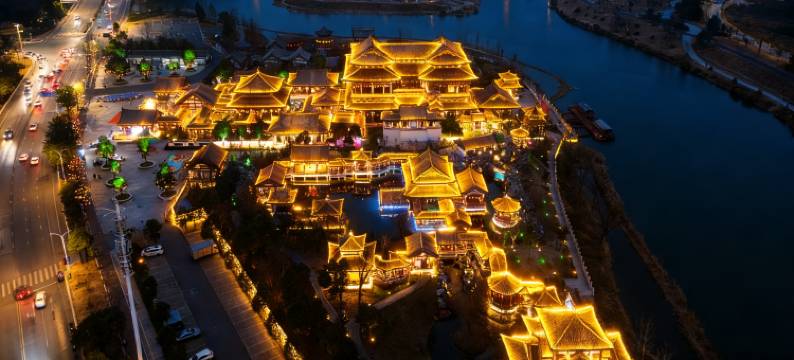 寻见•画中里TheBeautyofTheEast设计师民宿(咸宁南站万达广场店)图片