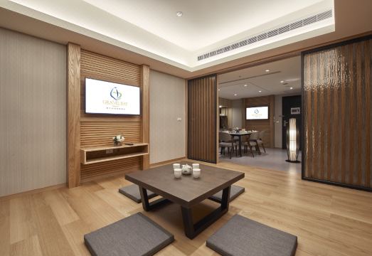 Grand Bay Resort HotelHotel Overview