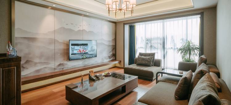 乐山广寒宫酒店(乐山高铁站嘉兴路美食街店)图片