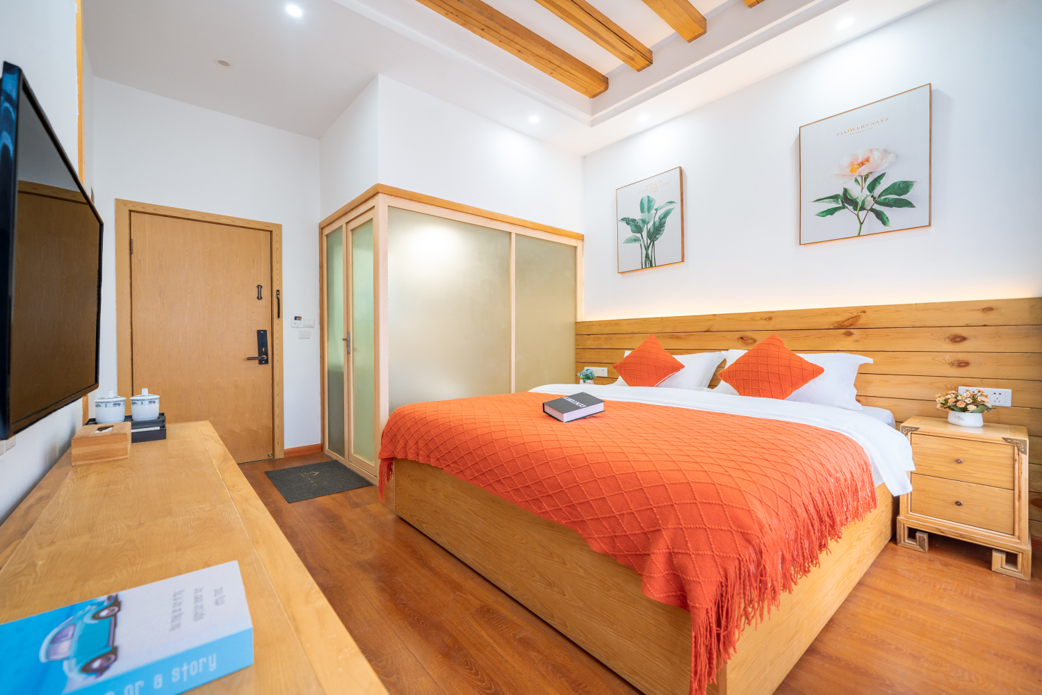 By the side of the mountain · Olny Xulaihua Esthetics vacation panoramic beautyOver view