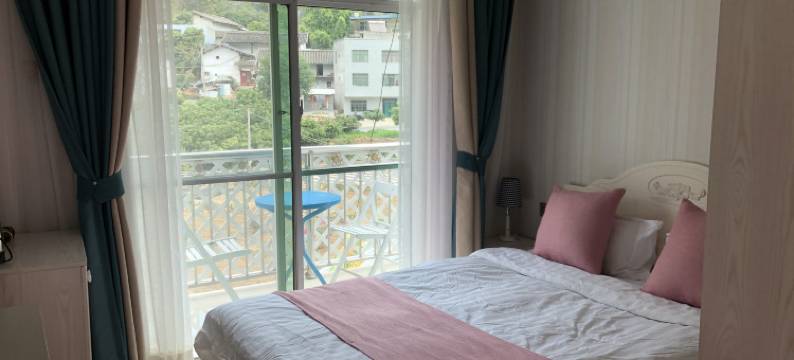 盐边院子里度假别院图片