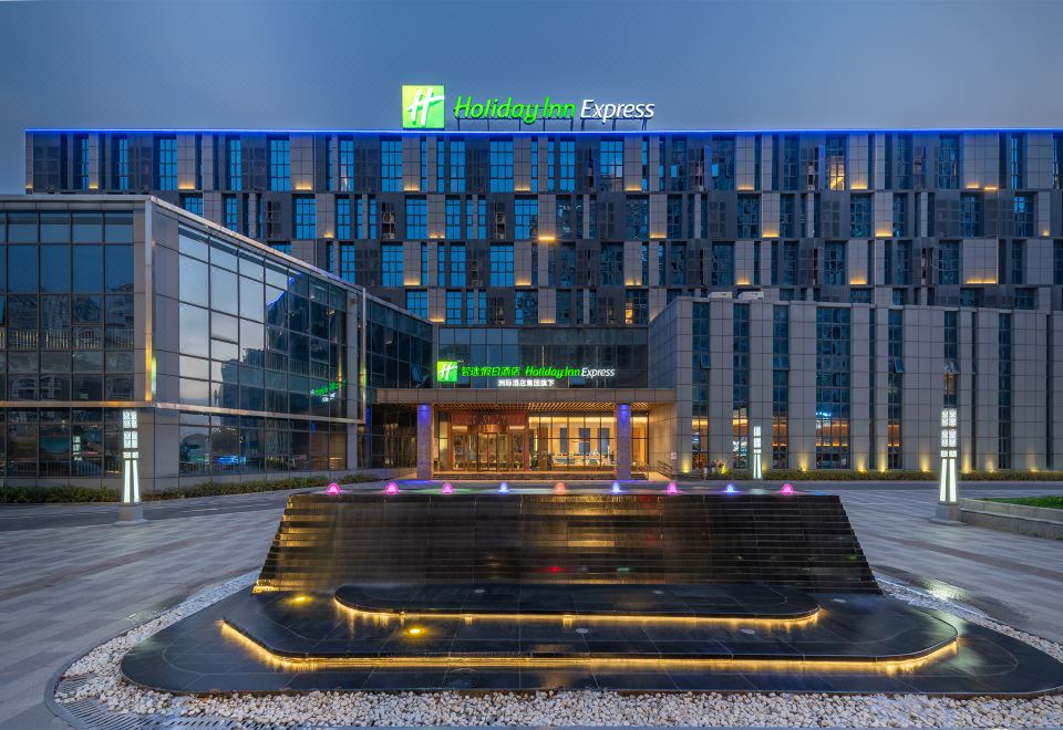 黄石磁湖智选假日酒店外景图