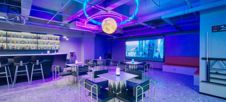 旅小二青年酒店(西湖湖滨定安路地铁站店)图片