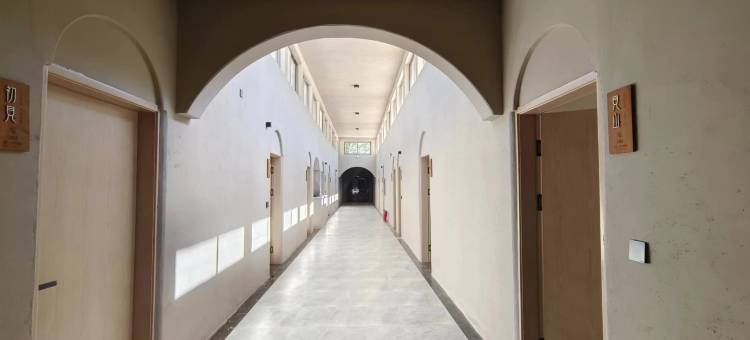敦煌印月17号别院·出游松弛感度假民宿(鸣沙山月牙泉景区店)图片