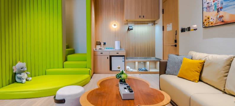 米奥米亲子酒店(青岛五四广场延安三路地铁站店)图片